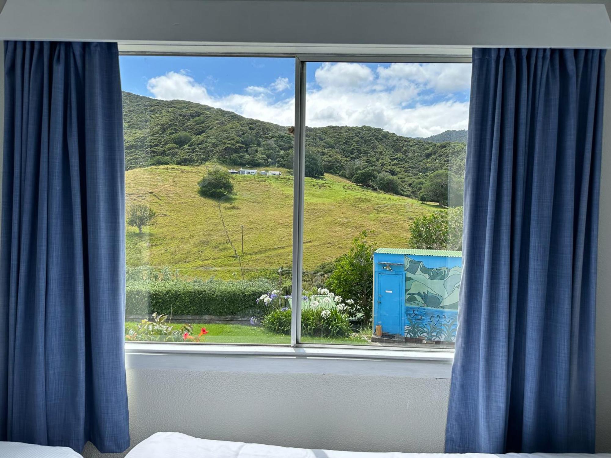 Pohutukawa Coastal Chalets Coromandel Rum bild