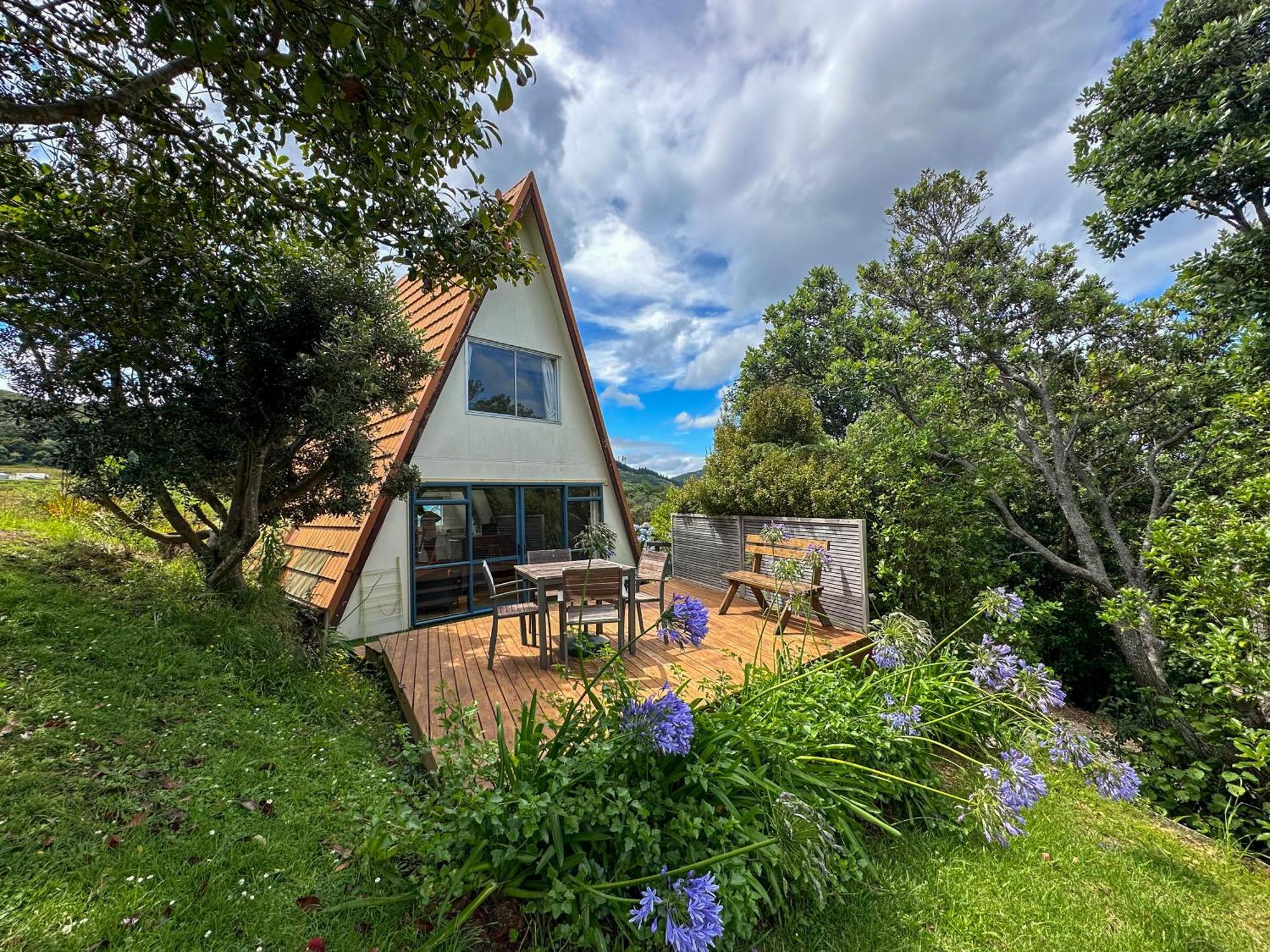 Pohutukawa Coastal Chalets Coromandel Rum bild